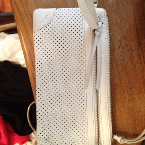 White banana republic wristlet reduced!