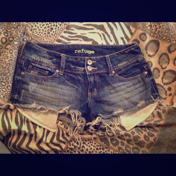 Cute distressed Denim shorts ;)