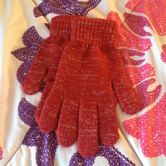 Steve Madden sparkly red scarf and glove set - Picture 2 of 2