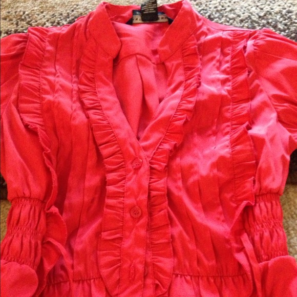 Cute bright coral shirt! Traded! - Picture 2 of 3