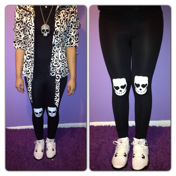 SOLD----BRAND NEW BLACK LEGGINGS - Picture 2 of 4