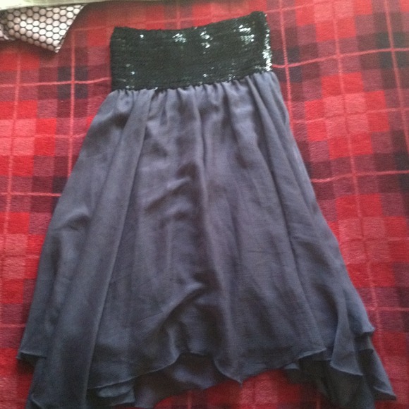 Sequence strapless dress - Picture 2 of 2