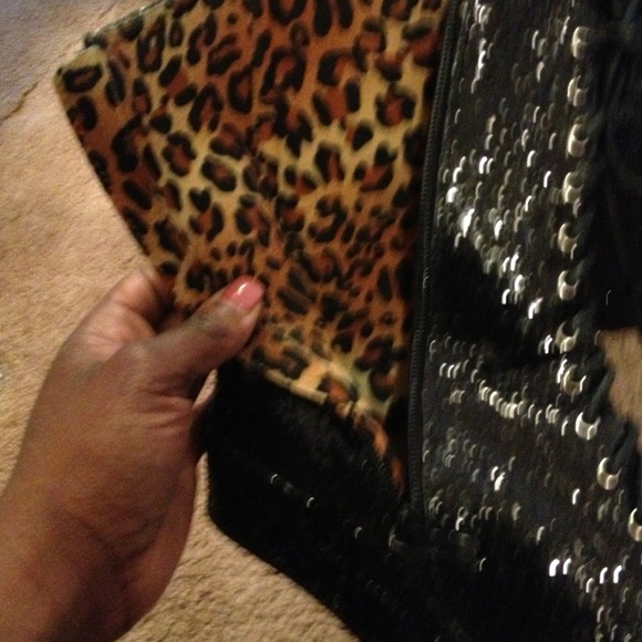 Shoes - Picture 3 of 4