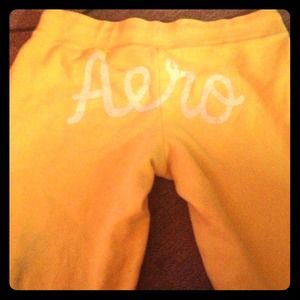Yellow Aeropostale sweat pants❤