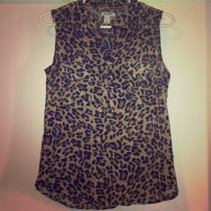 Leopard print sleeveless top