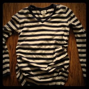 Motherhood Maternity navy & white sweater💟