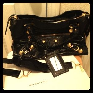 Traded with @katnatoli 🌟Black Motorcycle bag🌟