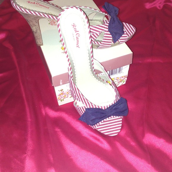 Red Camel heels