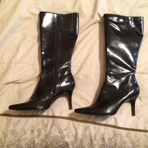 Must-have brown boots! 👢Price negotiable!