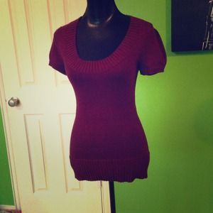 Oxblood short sleeved sweater.