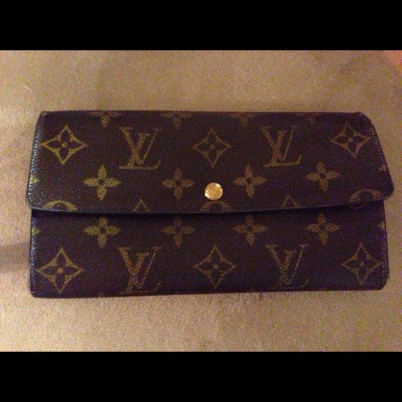 Louis Vuitton Wallet *AUTHENTIC*
