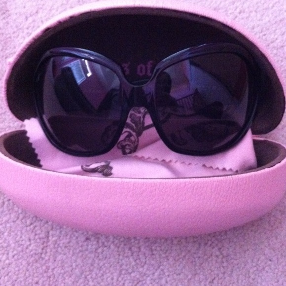 🚫🚫Sold🚫🚫Juicy couture poolside sunglasses😎