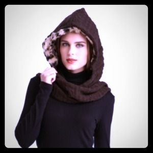 🐯*NEW* MUK LUKS Hooded Knit & Faux Fur Scarf