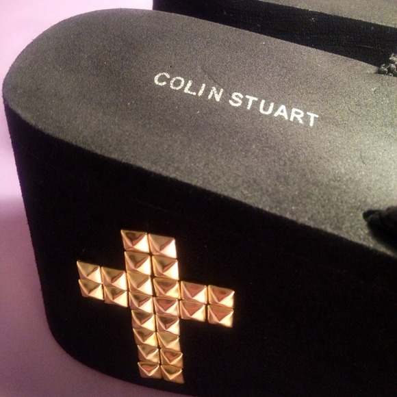 ✋Sold✋ platform sandals gold stud cross - Picture 2 of 4