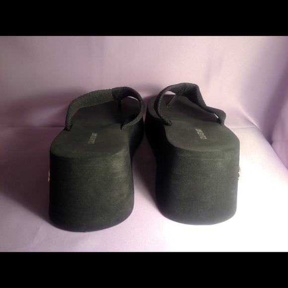 ✋Sold✋ platform sandals gold stud cross - Picture 3 of 4