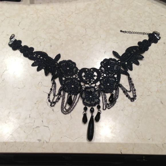 Neckless - Picture 2 of 3