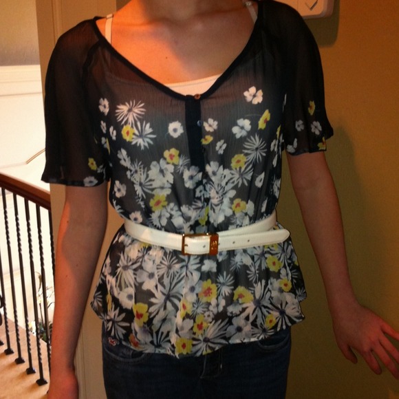 *NWOT* Navy Blue Flower Lauren Conrad Top