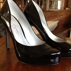 Jessica Simpson Black Patent Pumps