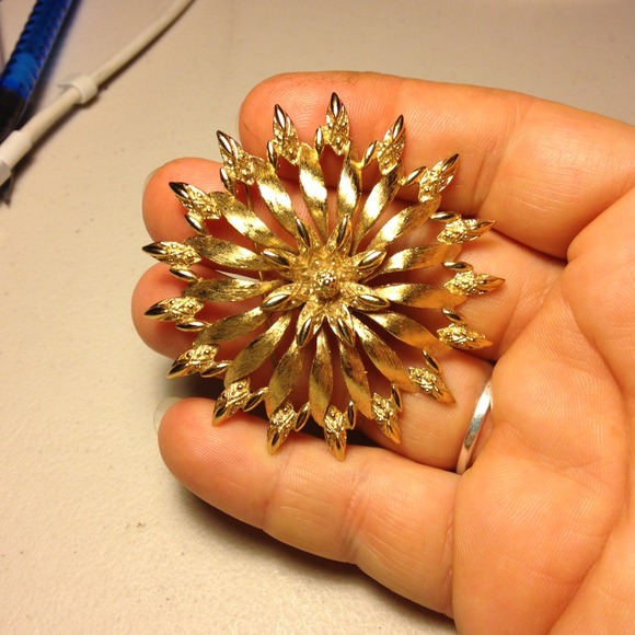 Monet vintage gold flower pin