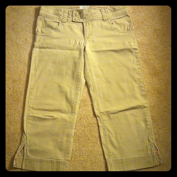⚓ SOLD In Bundle ⚓ AEO Khaki Crop Pant