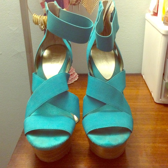 Teal Bakers pump