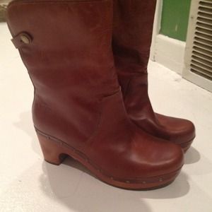 Ugg leather short boots