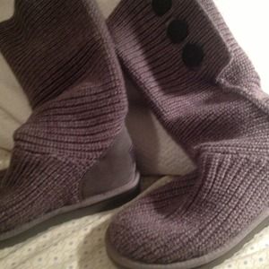 Size 8 gray uggs Cardy