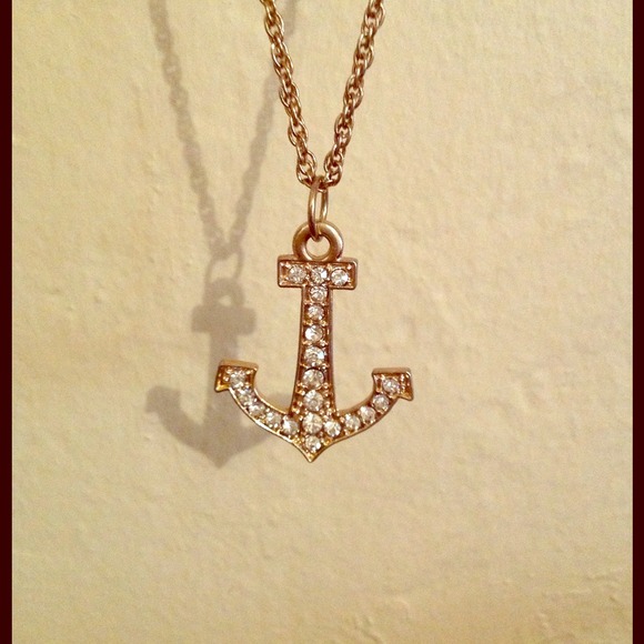Cute Anchor necklace!