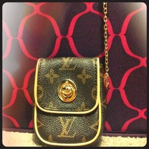 Louis Vuitton Cell Phone Holder!!