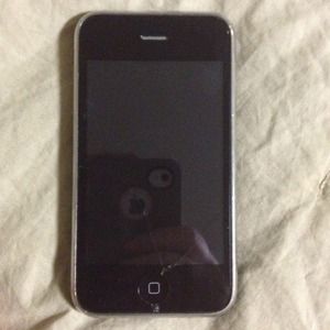 Bundle Used iPhone(broken screen) and earring gift