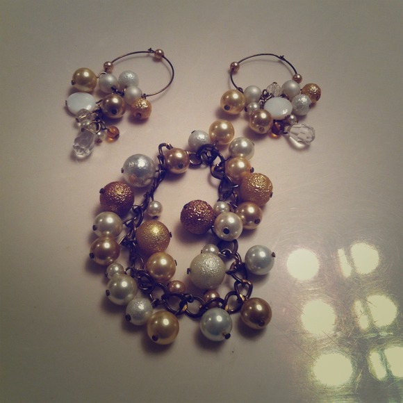 Bracelet and ear ring set