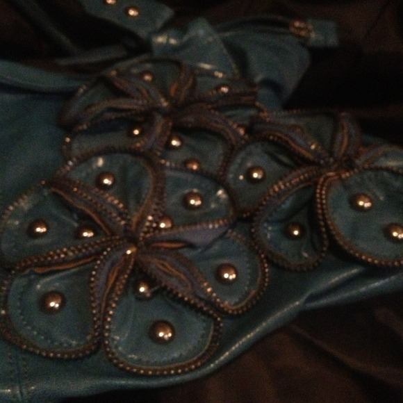 Teal rue 21 flower embedded purse - Picture 2 of 3