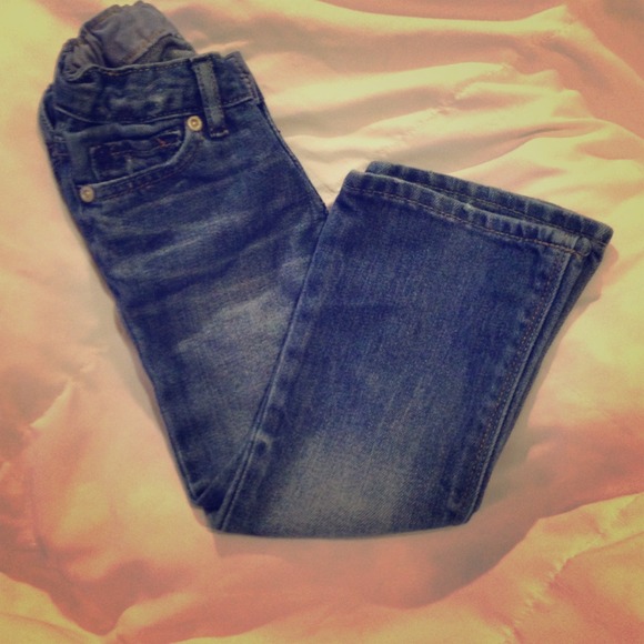 SOLD!!!! 2T Gap blue jeans in a light wash