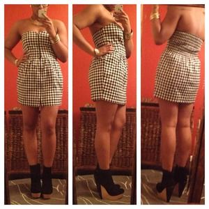 Adorable black & white strapless gingham dress