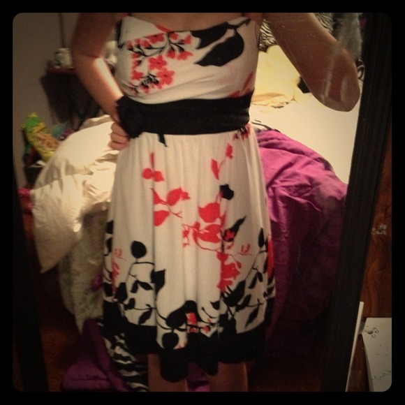 Beautiful Pink and Black Floral Dress