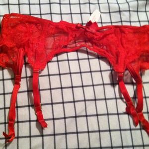 Victoria's Secret garter size M/L