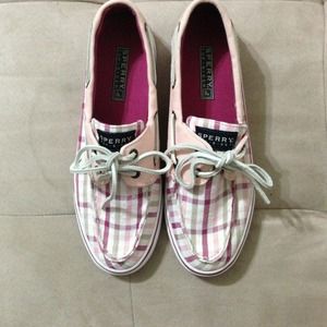 RESERVED for @tessas NEW SPERRY TOP SIDERs in Pink
