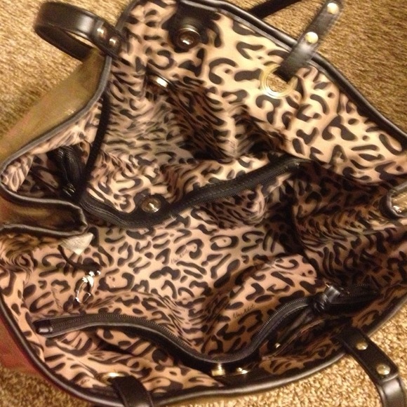 SOLD Nine west Handbag Khaki - Picture 3 of 4