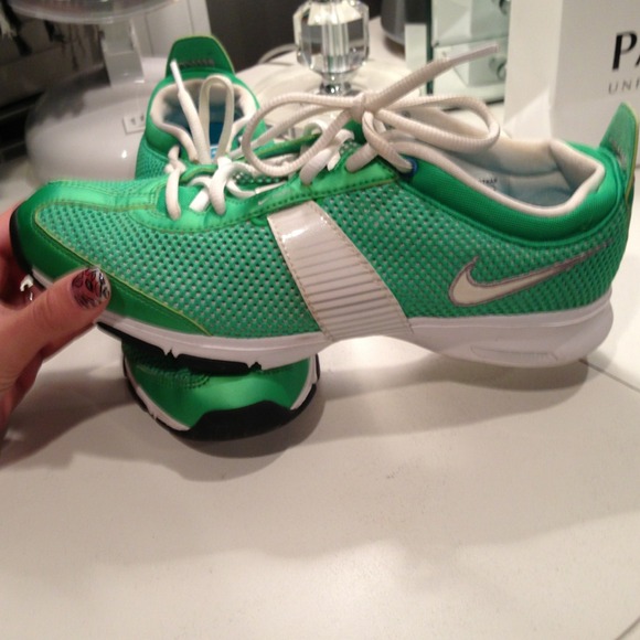 Green nike ZOOM sneakers