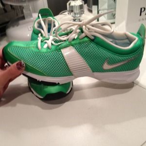 Green nike ZOOM sneakers