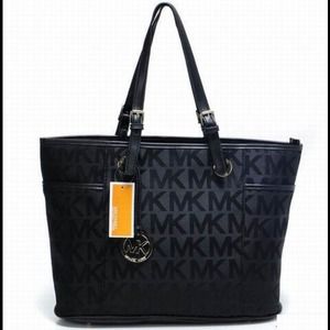 👀👉LOOKING FOR THIS MK BAG👈👀
