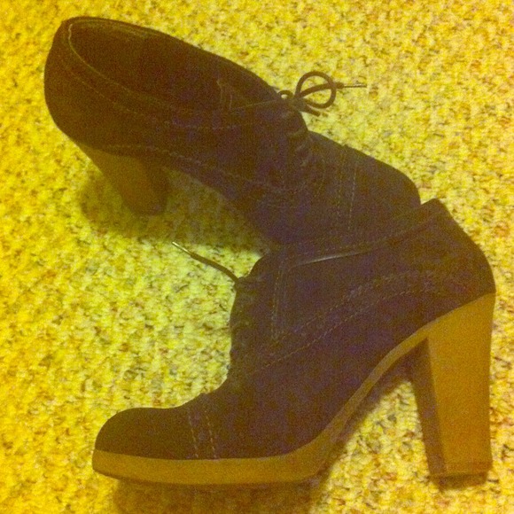 Gorgeous Italian Short High Ankle Shoes