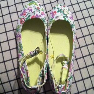 H&M (Divided brand) floral shoes