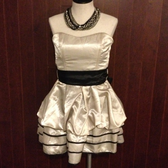 Strapless bubble dress