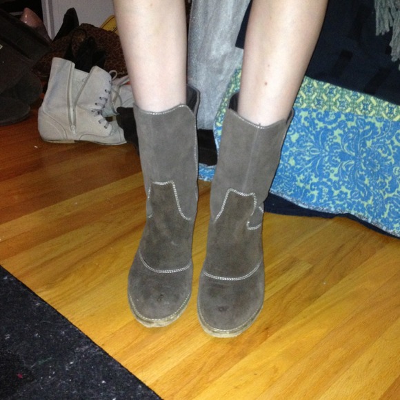 Cute Suede brown cowboy boots - Picture 2 of 2