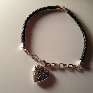 Leathery locket neacklace.