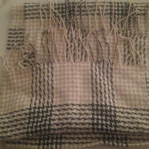 Soft wool scarf