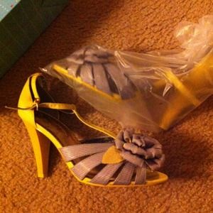 Yellow and grey t strap sandals