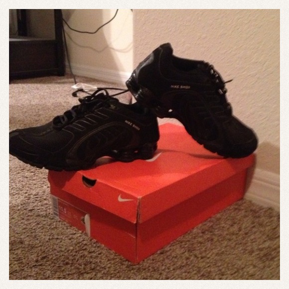 Women's Nike shox 11