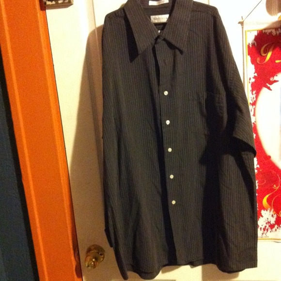 ✴️️️DONATED✴️Dark Grey Mens shirt